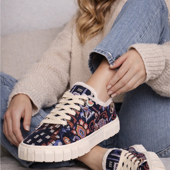 Farm Rio Sneakers - Picture 2 of 6